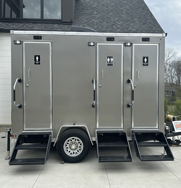 Indianapolis luxury bathroom trailer rentals