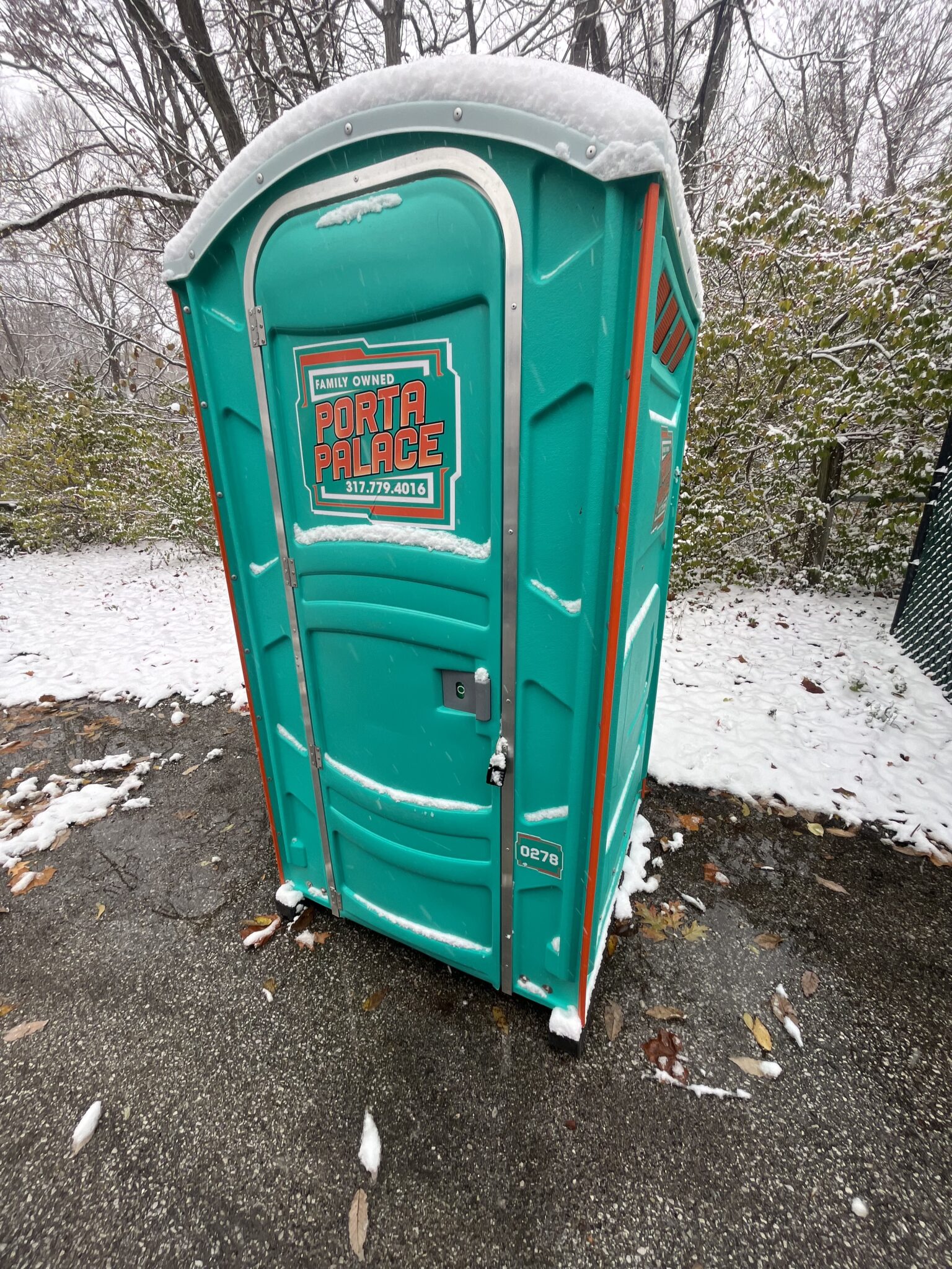 Portable Restrooms for Frozen Pipe Repairs