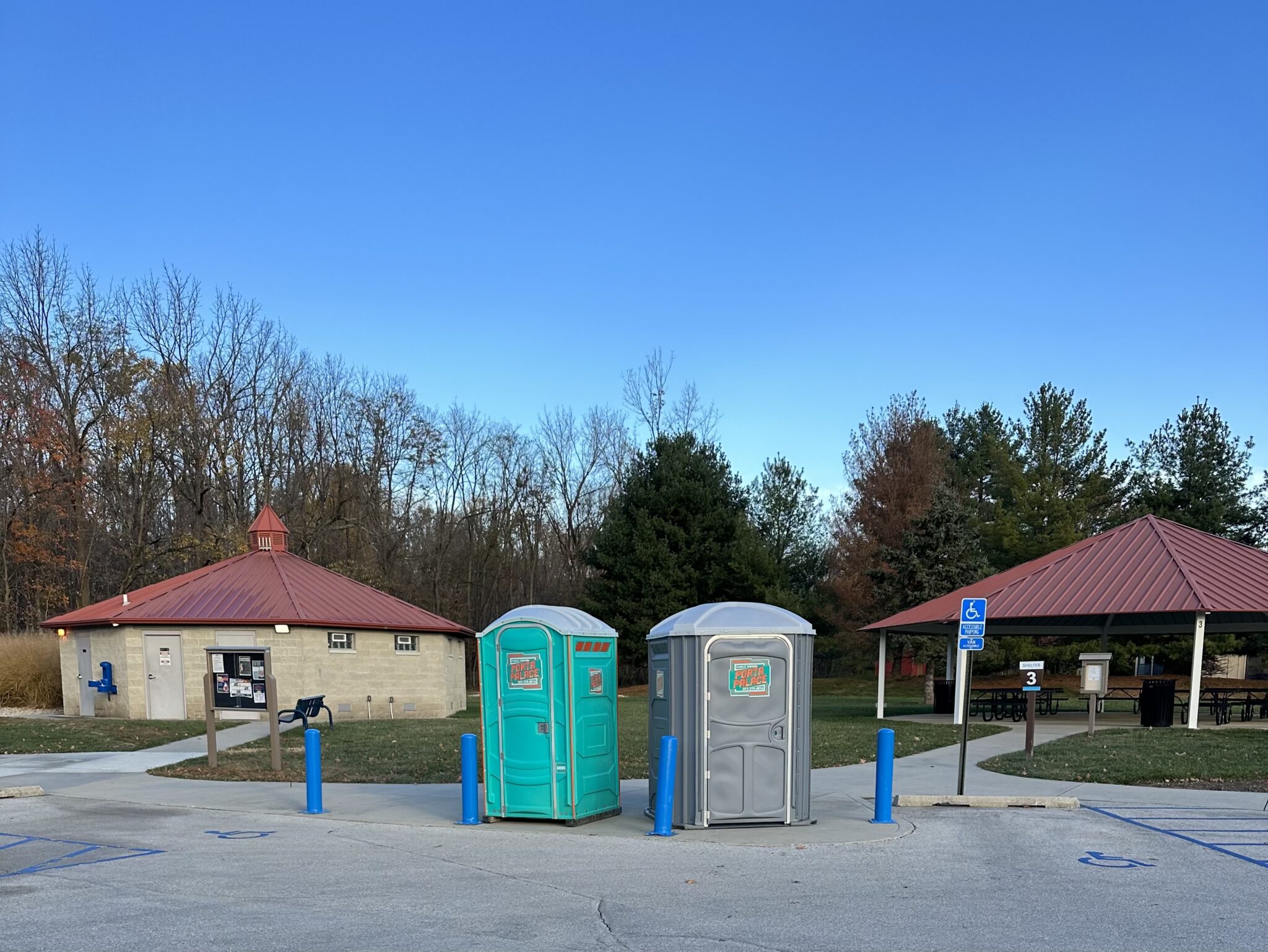 How Portable Restrooms Make Family Reunions More Comfortable